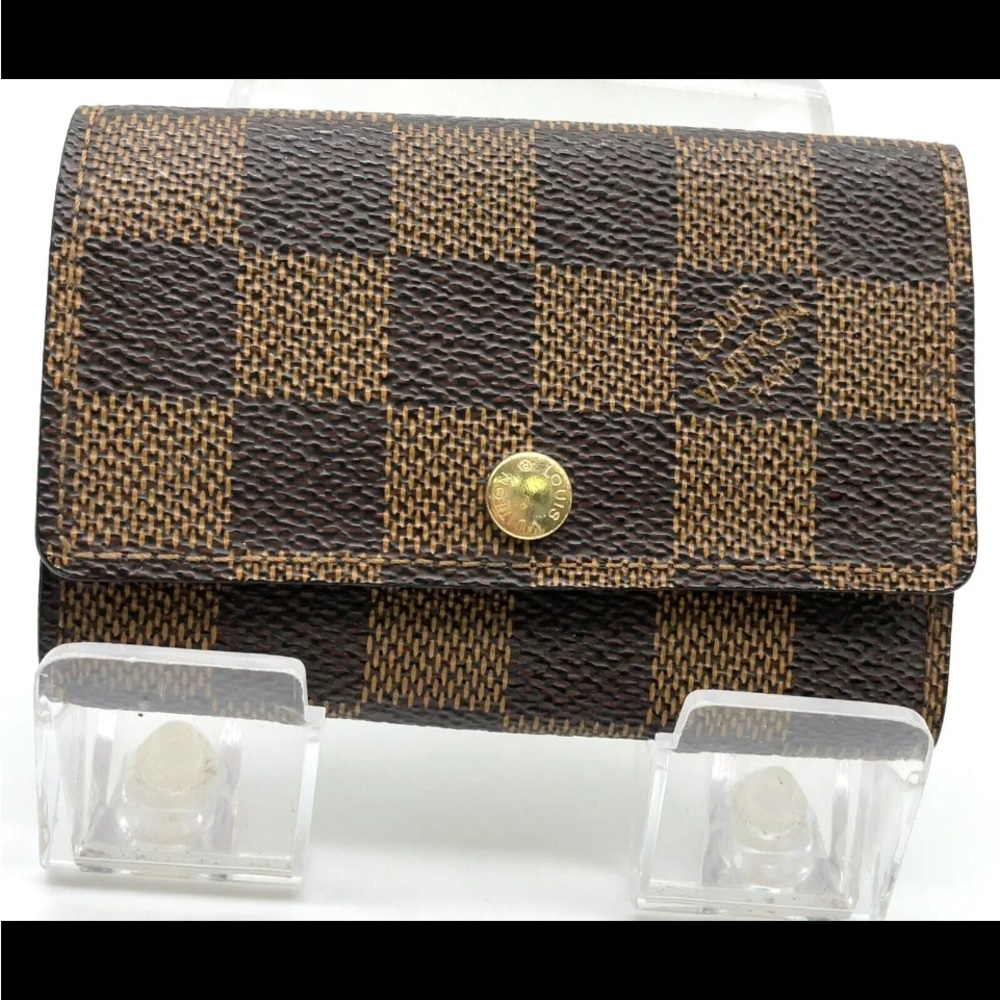 Louis Vuitton 6 key holder